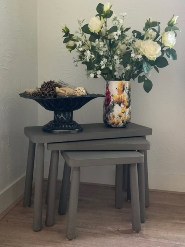 De Looische Hoeve Side Table 1