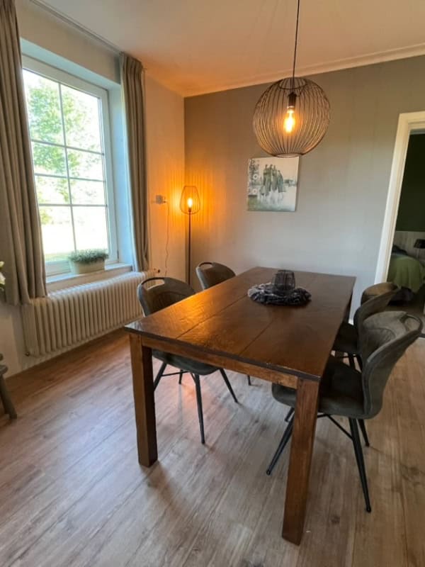 De Looische Hoeve Table With 4 Chairs