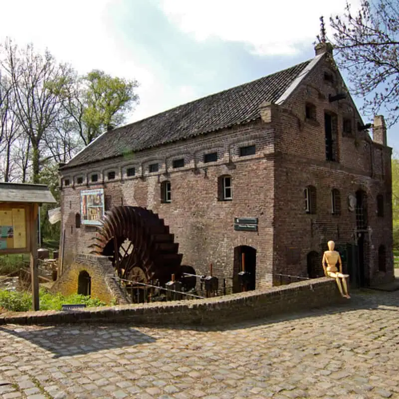 The Ijsvogel Watermill Arcen Outside